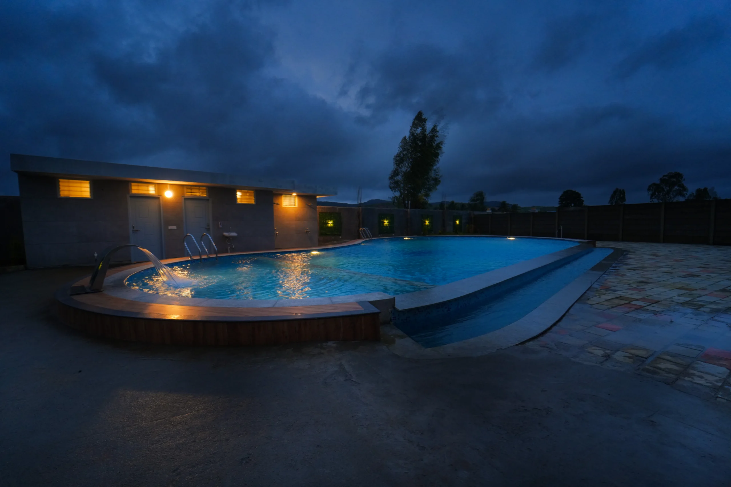 Swimming pool and lounge area